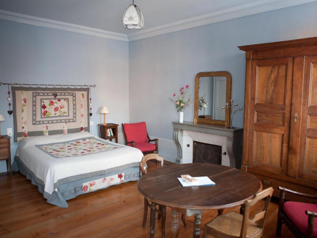 Le Relais Du Passe-Heures Cenans ภายนอก รูปภาพ